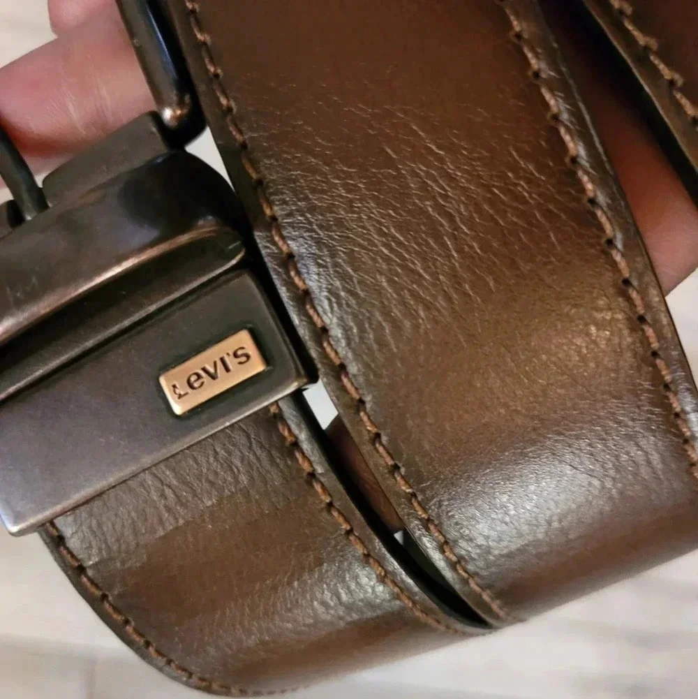 LEVI'S Men's size 40 brown leather belt minimalist casual career neutral